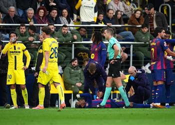 خبير تحكيمي يوضح مدى صحة 3 قرارات جدلية في مباراة برشلونة وفياريال