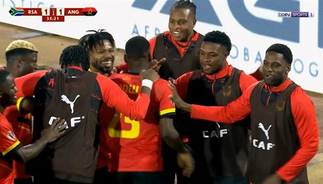 هدف تعادل انجولا الرائع بالكعب مع جنوب أفريقيا 1 1 واحتفال شيكو بانزا مع اللاعبين