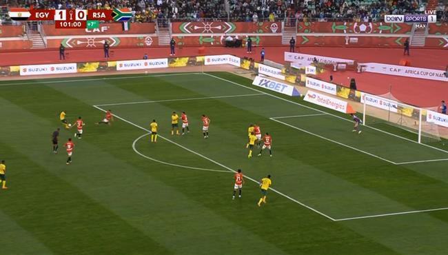 لاعب جنوب افريقيا كاد ان يسجل هدف تعادل قاتل امام مصر في الثواني الاخيرة