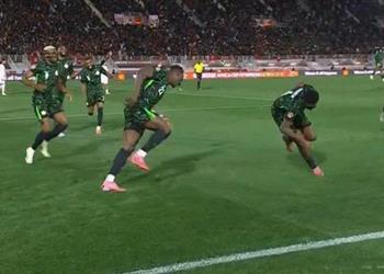 فيديو نديدي يسجل هدف نيجيريا الثاني أمام تونس في كأس أمم إفريقيا