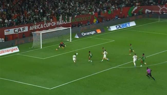 تصدي حارس بوركينا فاسو يحرم الجزائر من تسجيل هدف محقق