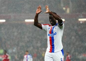 مدرب كريستال بالاس يثير التكهنات بشأن مستقبل هدف ليفربول وريال مدريد