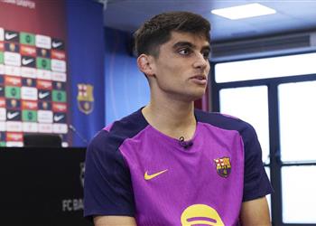 جيرارد مارتن يعلق على مشاركته كقلب دفاع مع برشلونة ويشيد بـ فليك