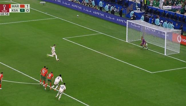 عبد الله الحمدان يهدر ركلة جزاء للسعودية امام المغرب في كأس العرب