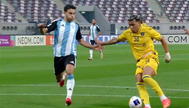 حمدي فتحي يتسبب في ركلة جزاء للتعاون امام الوكرة تسجل هدف