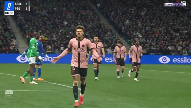 هدف باريس سان جيرمان الخامس في مرمي سانت اتيان بالدوري الفرنسي