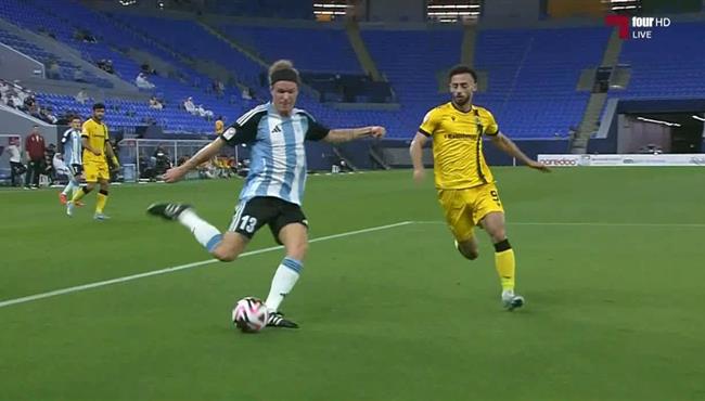 ملخص لمسات احمد عبد القادر في مباراة نادي قطر والوكرة بالوري القطري