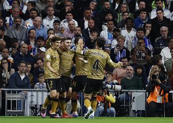 فيديو في الوقت القاتل أويارزابال يسجل هدف ريال سوسيداد الرابع أمام ريال مدريد