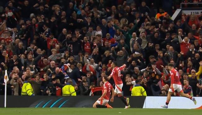 هدفا كوبي ماينو وهاري ماجواير القاتلان في مرمي ليون بالدوري الاوروبي