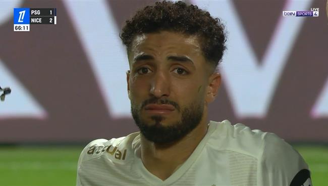 اصابة محمد عبد المنعم وبكائه اثناء خروجه في مباراة نيس وباريس سان جيرمان