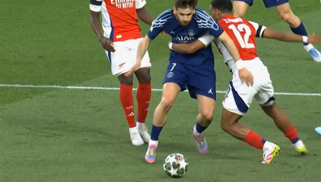 هل حرم الحكم كفاراتسخيليا من ركلة جزاء امام ارسنال بنصف نهائي دوري ابطال اوروبا