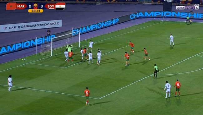 رضا العلاوي يهدر فرصة هدف امام مصر بكأس امم افريقيا للشباب تحت 20 عام