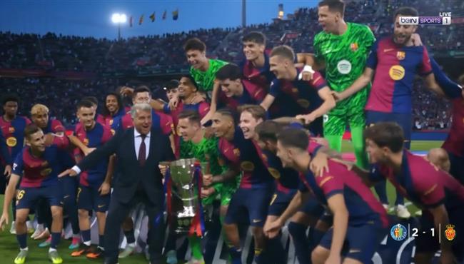 مراسم تتويج برشلونة بطلا للدوري الاسباني