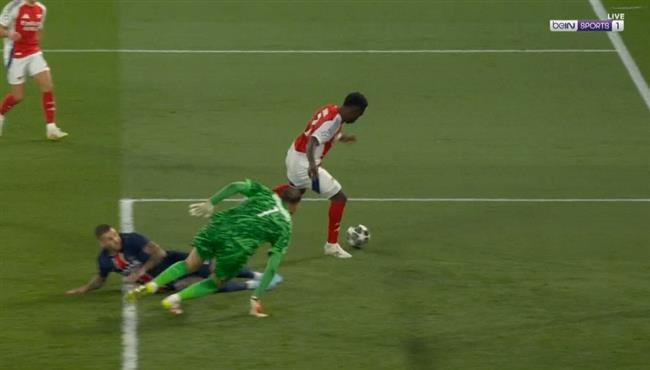 هدف ساكا في مرمي باريس سان جيرمان بنصف نهائي دوري ابطال اوروبا