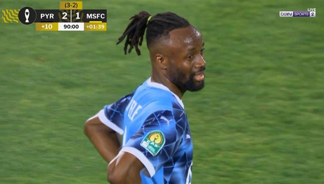 فيستون مايلي يهدر هدف محقق امام صن داونز بطريقه غريبة