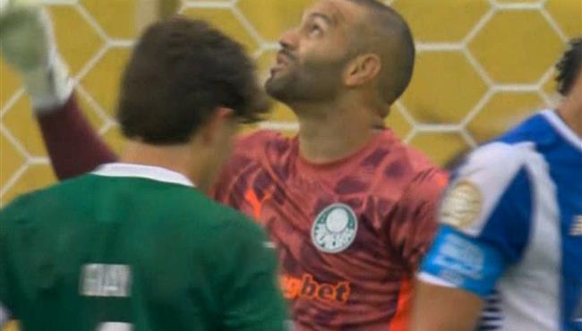 تصدي حارس بالميراس يحرم بورتو من هدف اول في كأس العالم للاندية