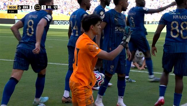 ياسين بونو يتصدي لركلة جزاء امام ريال مدريد في الدقائق الاخيرة بكأس العالم للأندية