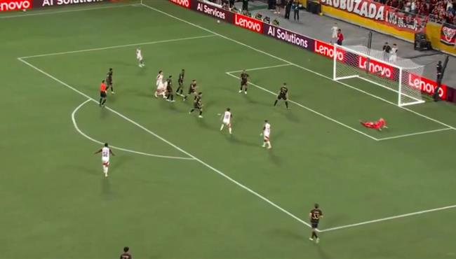 العارضة تحرم فلامينجو من تسجيل هدف امام لوس انجلوس بكأس العالم للأندية