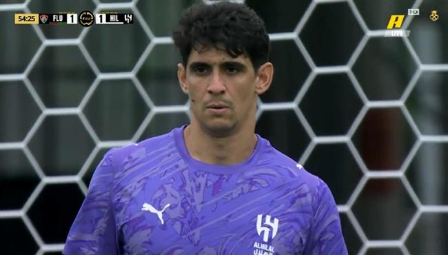 انقاذ ياسين بونو المذهل يحرم لاعب فلومينينسي من تسجيل هدف