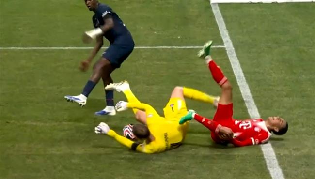 اصابة جمال موسيالا الخطيرة في مباراة باريس سان جيرمان وبايرن ميونخ