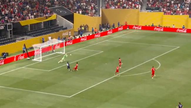 نوير يتصدي لانفراد تام ويحرم باريس سان جيرمان من تسجيل هدف امام بايرن ميونخ