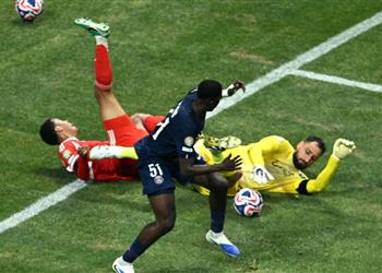 بيلد توضح طبيعة إصابة موسيالا المروعة أمام باريس سان جيرمان ومدة غيابه