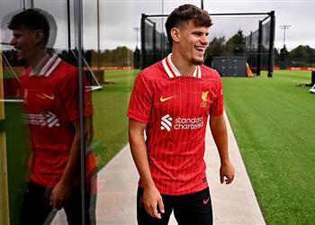 كيركيز يفسر سبب اختياره القميص رقم 6 مع ليفربول
