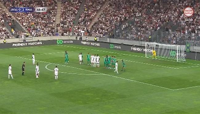 للمرة الثانية العارضة تحرم اردا جولر من تسجيل هدف رائع من ركلة حرة