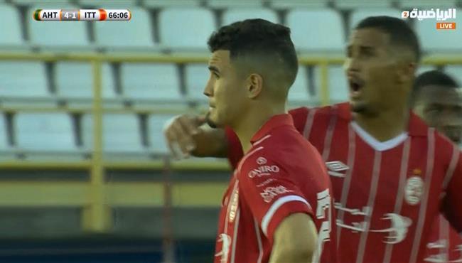 من منتصف الملعب لاعب الاتحاد يسجل هدف بالخطأ في مرماه امام اهلي طرابلس بالدوري الليبي