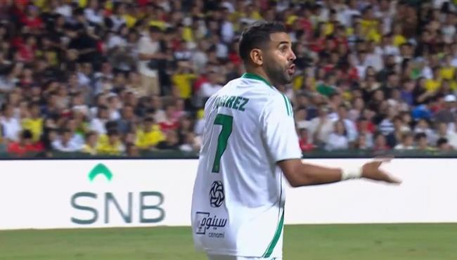 رياض محرز يهدر هدف محقق للاهلي ولاعب النصر يهدر انفراد تام