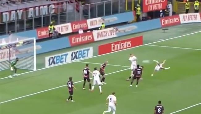 هدف مقصية خرافي في مباراة ميلان وكريمونيزي بالدوري الايطالي