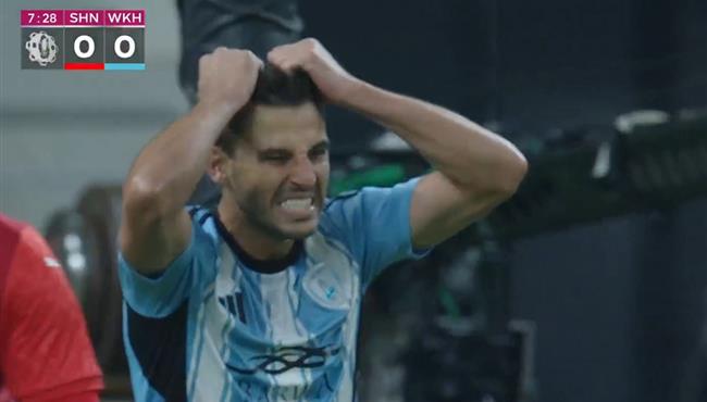 حمدي فتحي يهدر فرصة هدف امام الشحانية بالدوري القطري