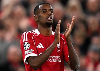 أول تعليق من إيزاك بعد مشاركته الأولى مع ليفربول