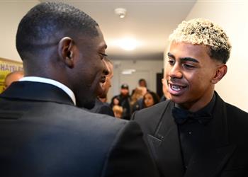 ديمبلي يشيد بـ لامين يامال استثنائي وسيتوج بالكرة الذهبية يوم ا ما