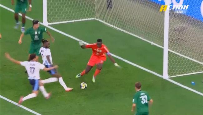 ميندي يتألق ويحرم بيراميدز من تسجيل هدف محقق في الاهلي السعودي