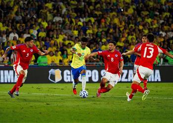 فيديو منتخب البرازيل يكتسح تشيلي بثلاثية في تصفيات كأس العالم 2026