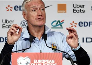 ديشامب يرد على باريس سان جيرمان لن أتخذ قراراتي بمكالمات الأندية