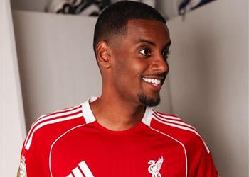 إيزاك سأتحدث عن كل شيء في وقت آخر وسعيد بانضمامي إلى ليفربول