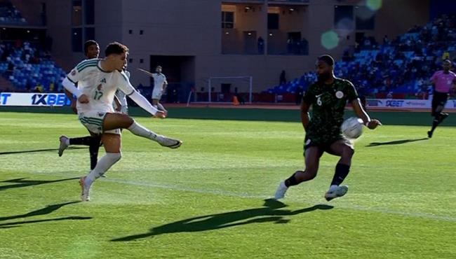 هل حرم الحكم الجزائر من ركلة جزاء امام نيجيريا بكأس أمم أفريقيا