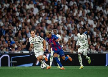 مواعيد مباريات اليوم الأحد 11 1 2026 والقنوات الناقلة برشلونة يصطدم بـ ريال مدريد والزمالك يواجه زد