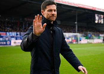 موقف مانشستر يونايتد من التعاقد مع تشابي ألونسو بعد رحيله المفاجئ عن ريال مدريد