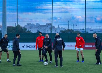 تحت الأمطار منتخب مصر يتدرب على ركلات الجزاء استعدادا لمواجهة السنغال