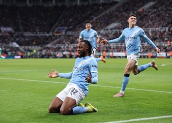 فيديو مانشستر سيتي يضع قدم ا في نهائي كأس كاراباو بثنائية أمام نيوكاسل