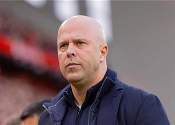 بطيء وممل سلوت يفجر غضب جماهير ليفربول بعد التعادل مع بيرنلي