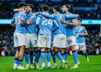 برشلونة يواجه منافسة قوية على صفقة من مانشستر سيتي وأزمة تظهر أمامه