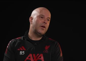 سلوت لن نستطيع منافسة آرسنال وهذه أكثر مباراة استمتعت بها مع ليفربول