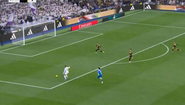 مبابي يرواغ حارس رايو فاليكانو ويهدر فرصه لا تصدق والمرمي خالي