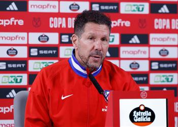 سيميوني بعد الفوز على برشلونة الجماهير كانت بحاجة إلى هذا النوع من المباريات وجريزمان أسطورة