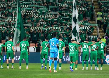 فيديو الأهلي يسحق الشباب بخماسية في الدوري السعودي وتألق محرز