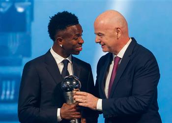 إنفانتينو ي صدر بيان ا قوي ا بشأن العنصرية تجاه فينيسيوس